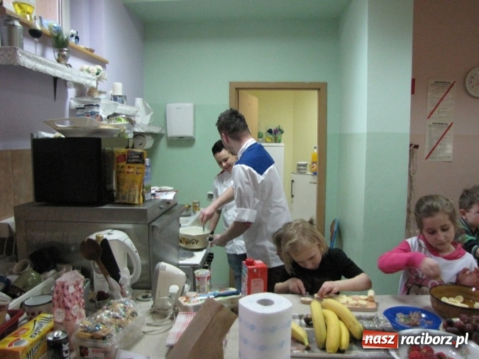 Zdjęcie w galerii na portalu naszraciborz.pl: Piekielna kuchnia w raciborskiej Przystani wiadomości z regionu