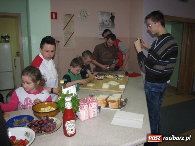 Zdjęcie w galerii na portalu naszraciborz.pl: Piekielna kuchnia w raciborskiej Przystani wiadomości z regionu