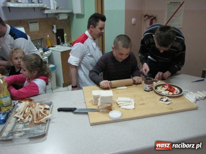 Zdjęcie w galerii na portalu naszraciborz.pl: Piekielna kuchnia w raciborskiej Przystani wiadomości z regionu