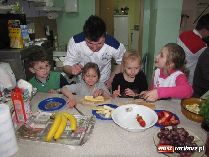 Zdjęcie w galerii na portalu naszraciborz.pl: Piekielna kuchnia w raciborskiej Przystani wiadomości z regionu