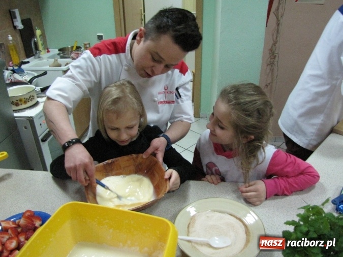 Zdjęcie w galerii na portalu naszraciborz.pl: Piekielna kuchnia w raciborskiej Przystani wiadomości z regionu