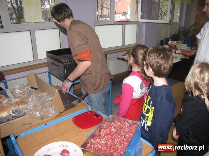 Zdjęcie w galerii na portalu naszraciborz.pl: Piekielna kuchnia w raciborskiej Przystani wiadomości z regionu