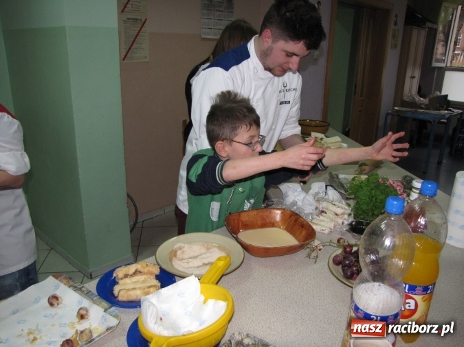 Zdjęcie w galerii na portalu naszraciborz.pl: Piekielna kuchnia w raciborskiej Przystani wiadomości z regionu