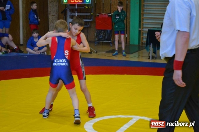 Zdjęcie w galerii na portalu naszraciborz.pl: Zapaśnicy przywieźli worek medali z Mistrzostw Śląska wiadomości z regionu