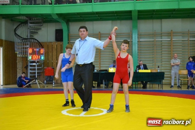 Zdjęcie w galerii na portalu naszraciborz.pl: Zapaśnicy przywieźli worek medali z Mistrzostw Śląska wiadomości z regionu