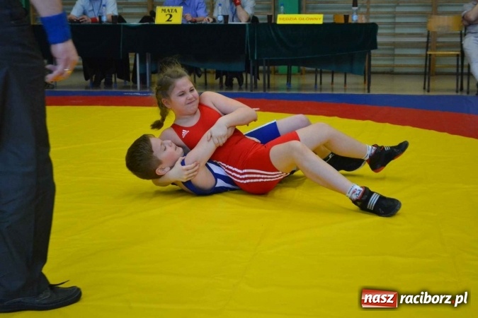 Zdjęcie w galerii na portalu naszraciborz.pl: Zapaśnicy przywieźli worek medali z Mistrzostw Śląska wiadomości z regionu