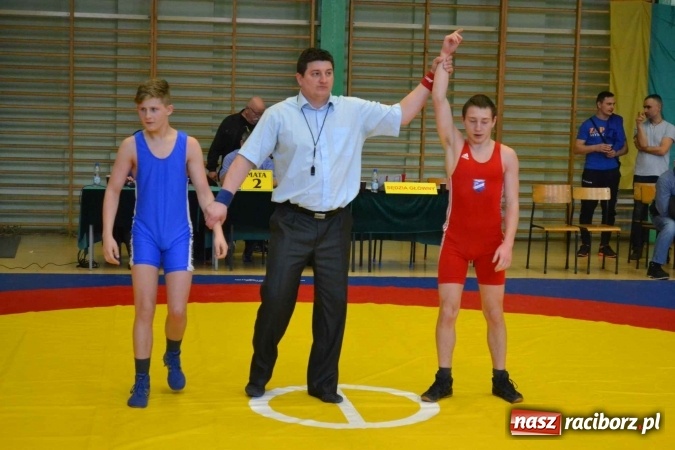 Zdjęcie w galerii na portalu naszraciborz.pl: Zapaśnicy przywieźli worek medali z Mistrzostw Śląska wiadomości z regionu