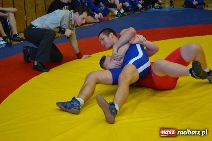 Zdjęcie w galerii na portalu naszraciborz.pl: Zapaśnicy przywieźli worek medali z Mistrzostw Śląska wiadomości z regionu