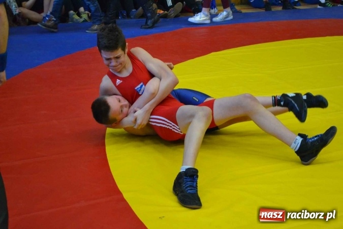 Zdjęcie w galerii na portalu naszraciborz.pl: Zapaśnicy przywieźli worek medali z Mistrzostw Śląska wiadomości z regionu