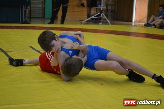 Zdjęcie w galerii na portalu naszraciborz.pl: Zapaśnicy przywieźli worek medali z Mistrzostw Śląska wiadomości z regionu