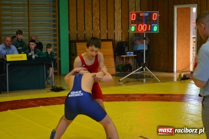 Zdjęcie w galerii na portalu naszraciborz.pl: Zapaśnicy przywieźli worek medali z Mistrzostw Śląska wiadomości z regionu