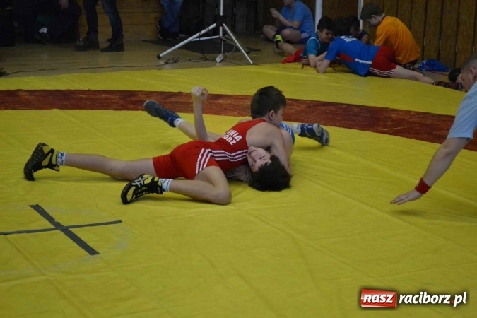 Zdjęcie w galerii na portalu naszraciborz.pl: Zapaśnicy przywieźli worek medali z Mistrzostw Śląska wiadomości z regionu