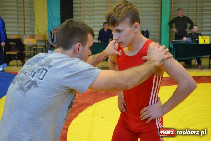 Zdjęcie w galerii na portalu naszraciborz.pl: Zapaśnicy przywieźli worek medali z Mistrzostw Śląska wiadomości z regionu