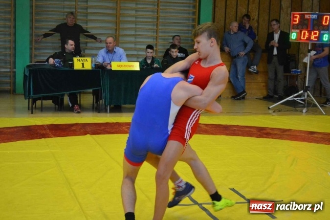 Zdjęcie w galerii na portalu naszraciborz.pl: Zapaśnicy przywieźli worek medali z Mistrzostw Śląska wiadomości z regionu