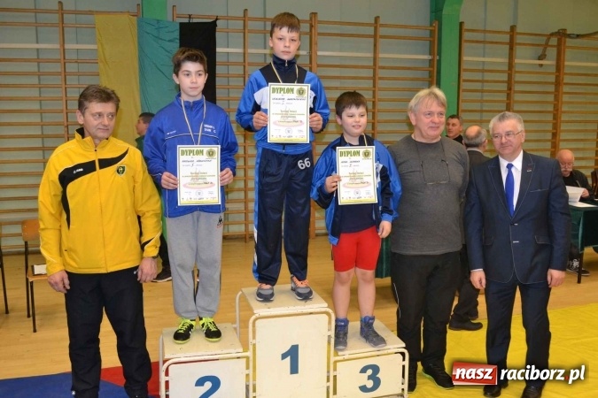 Zdjęcie w galerii na portalu naszraciborz.pl: Zapaśnicy przywieźli worek medali z Mistrzostw Śląska wiadomości z regionu