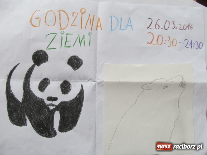 Zdjęcie w galerii na portalu naszraciborz.pl: Gimnazjum nr 5 bierze udział w akcji Godzina dla Ziemi  wiadomości z regionu