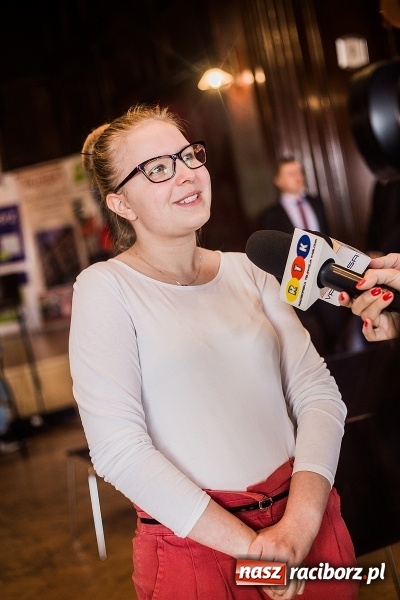 Zdjęcie w galerii na portalu naszraciborz.pl: Znamy laureatów Powiatowego Konkursu Wiedzy o Społeczeństwie wiadomości z regionu