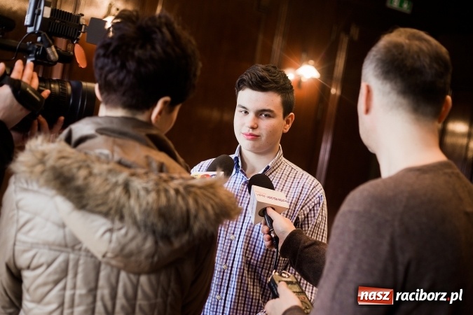 Zdjęcie w galerii na portalu naszraciborz.pl: Znamy laureatów Powiatowego Konkursu Wiedzy o Społeczeństwie wiadomości z regionu