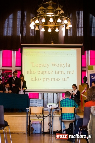 Zdjęcie w galerii na portalu naszraciborz.pl: Znamy laureatów Powiatowego Konkursu Wiedzy o Społeczeństwie wiadomości z regionu