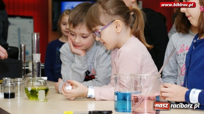 Zdjęcie w galerii na portalu naszraciborz.pl: Światowy Dzień Wody z Wodociągami w bibliotece wiadomości z regionu