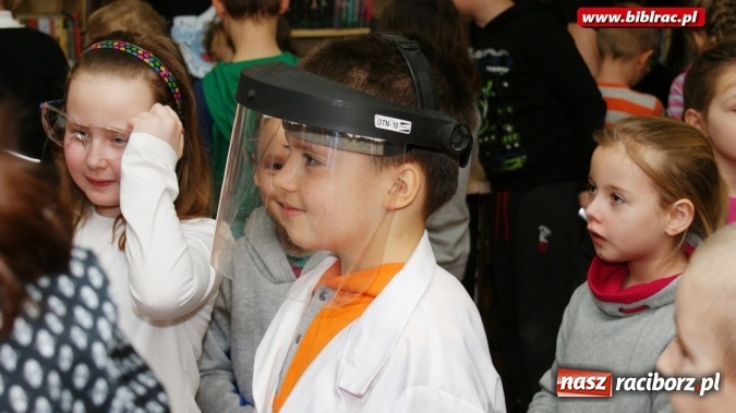 Zdjęcie w galerii na portalu naszraciborz.pl: Światowy Dzień Wody z Wodociągami w bibliotece wiadomości z regionu