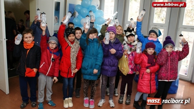 Zdjęcie w galerii na portalu naszraciborz.pl: Światowy Dzień Wody z Wodociągami w bibliotece wiadomości z regionu