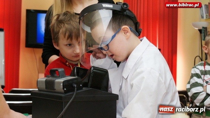 Zdjęcie w galerii na portalu naszraciborz.pl: Światowy Dzień Wody z Wodociągami w bibliotece wiadomości z regionu