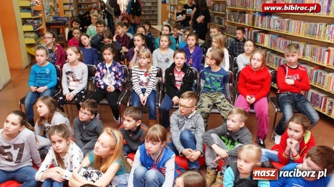 Zdjęcie w galerii na portalu naszraciborz.pl: Światowy Dzień Wody z Wodociągami w bibliotece wiadomości z regionu