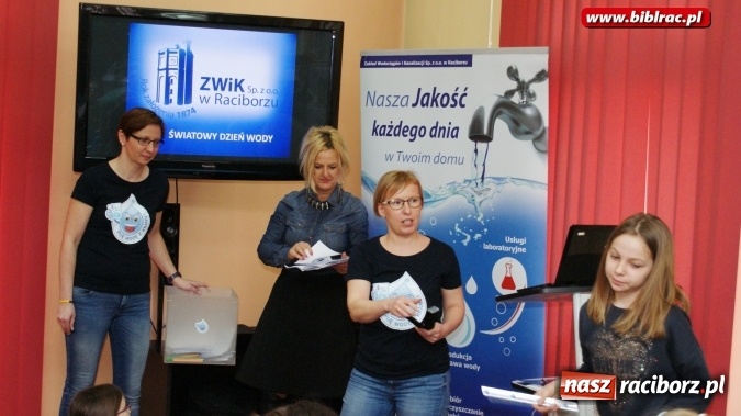 Zdjęcie w galerii na portalu naszraciborz.pl: Światowy Dzień Wody z Wodociągami w bibliotece wiadomości z regionu