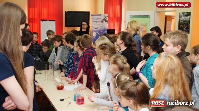 Zdjęcie w galerii na portalu naszraciborz.pl: Światowy Dzień Wody z Wodociągami w bibliotece wiadomości z regionu