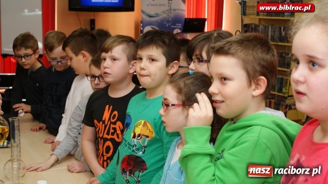 Zdjęcie w galerii na portalu naszraciborz.pl: Światowy Dzień Wody z Wodociągami w bibliotece wiadomości z regionu