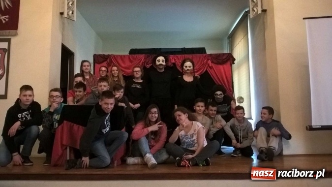 Zdjęcie w galerii na portalu naszraciborz.pl: Skąpiec na deskach G5 wiadomości z regionu