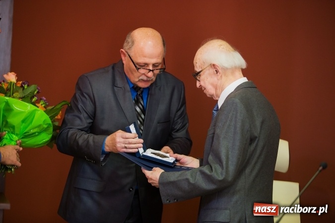 Zdjęcie w galerii na portalu naszraciborz.pl: Paweł Kowol zasłużonym dla Miasta Racibórz wiadomości z regionu