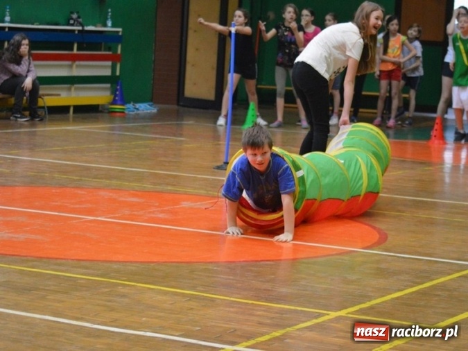 Zdjęcie w galerii na portalu naszraciborz.pl: Czwórka na sportowo wita dzień wiosny  wiadomości z regionu