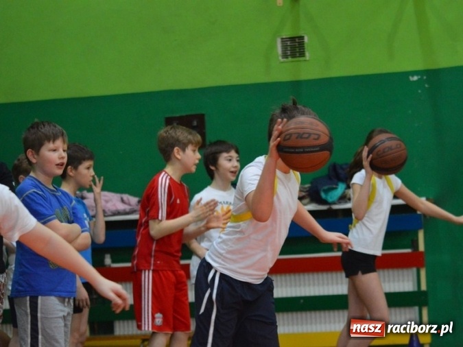 Zdjęcie w galerii na portalu naszraciborz.pl: Czwórka na sportowo wita dzień wiosny  wiadomości z regionu