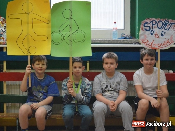 Zdjęcie w galerii na portalu naszraciborz.pl: Czwórka na sportowo wita dzień wiosny  wiadomości z regionu