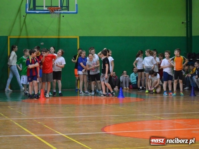 Zdjęcie w galerii na portalu naszraciborz.pl: Czwórka na sportowo wita dzień wiosny  wiadomości z regionu