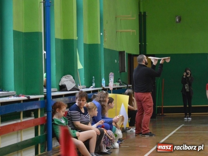 Zdjęcie w galerii na portalu naszraciborz.pl: Czwórka na sportowo wita dzień wiosny  wiadomości z regionu