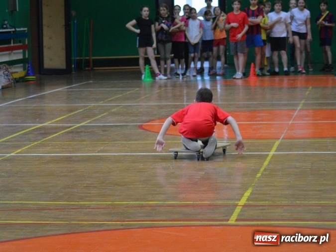 Zdjęcie w galerii na portalu naszraciborz.pl: Czwórka na sportowo wita dzień wiosny  wiadomości z regionu
