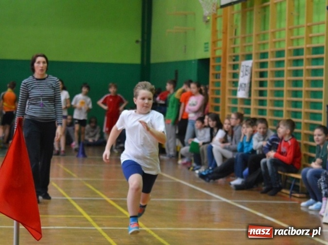 Zdjęcie w galerii na portalu naszraciborz.pl: Czwórka na sportowo wita dzień wiosny  wiadomości z regionu
