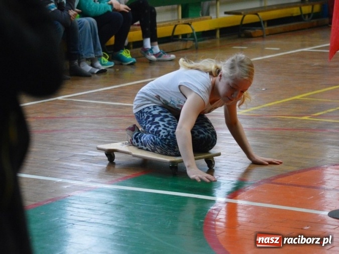 Zdjęcie w galerii na portalu naszraciborz.pl: Czwórka na sportowo wita dzień wiosny  wiadomości z regionu