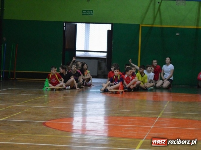 Zdjęcie w galerii na portalu naszraciborz.pl: Czwórka na sportowo wita dzień wiosny  wiadomości z regionu