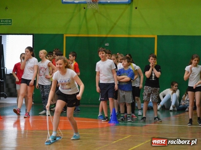 Zdjęcie w galerii na portalu naszraciborz.pl: Czwórka na sportowo wita dzień wiosny  wiadomości z regionu