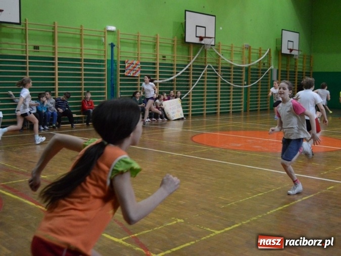 Zdjęcie w galerii na portalu naszraciborz.pl: Czwórka na sportowo wita dzień wiosny  wiadomości z regionu