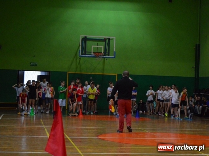 Zdjęcie w galerii na portalu naszraciborz.pl: Czwórka na sportowo wita dzień wiosny  wiadomości z regionu