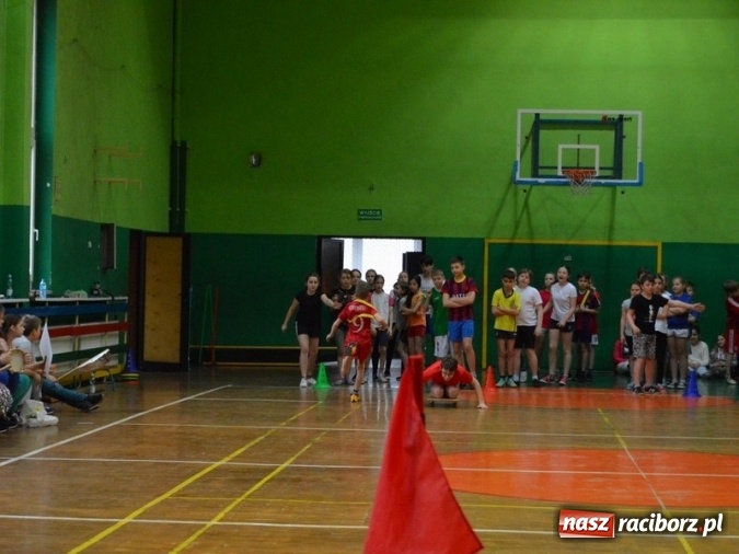 Zdjęcie w galerii na portalu naszraciborz.pl: Czwórka na sportowo wita dzień wiosny  wiadomości z regionu