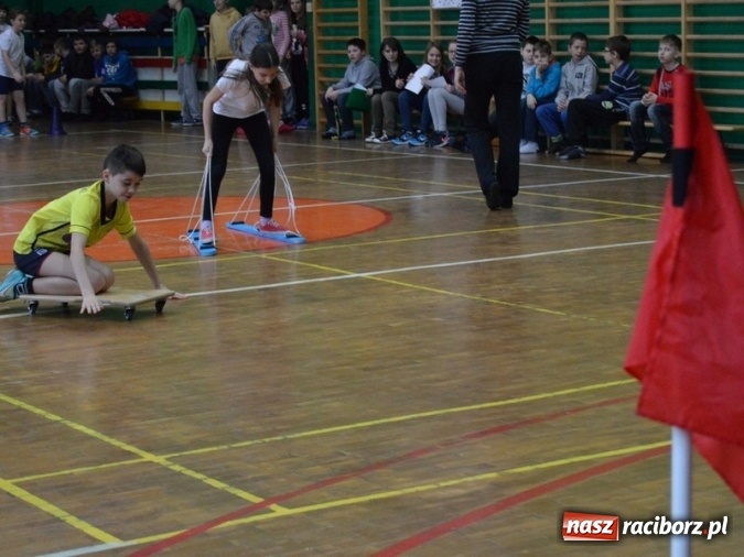 Zdjęcie w galerii na portalu naszraciborz.pl: Czwórka na sportowo wita dzień wiosny  wiadomości z regionu