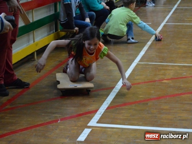 Zdjęcie w galerii na portalu naszraciborz.pl: Czwórka na sportowo wita dzień wiosny  wiadomości z regionu