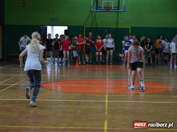 Zdjęcie w galerii na portalu naszraciborz.pl: Czwórka na sportowo wita dzień wiosny  wiadomości z regionu