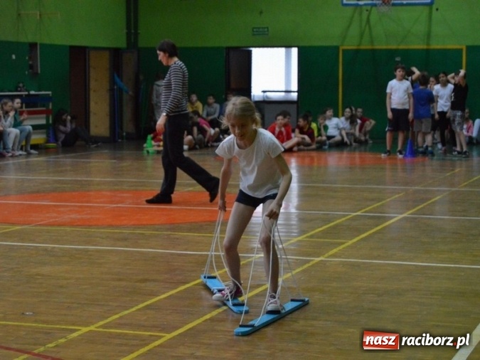 Zdjęcie w galerii na portalu naszraciborz.pl: Czwórka na sportowo wita dzień wiosny  wiadomości z regionu